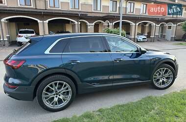 Внедорожник / Кроссовер Audi e-tron 2022 в Киеве