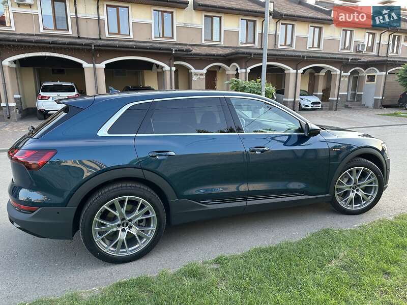 Внедорожник / Кроссовер Audi e-tron 2022 в Киеве фото 4 Внедорожник / Кроссовер Audi e-tron 2022 в Киеве