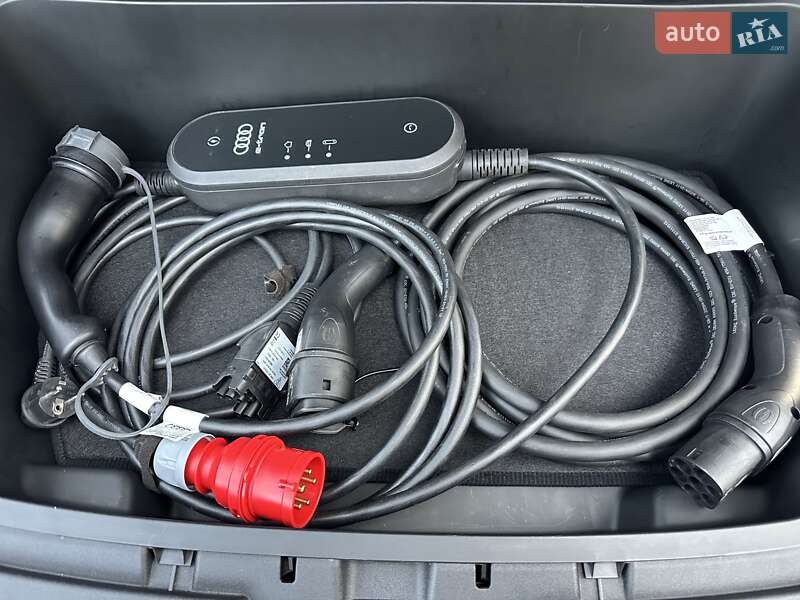 Внедорожник / Кроссовер Audi e-tron 2022 в Киеве фото 33 Внедорожник / Кроссовер Audi e-tron 2022 в Киеве