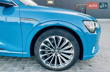 Внедорожник / Кроссовер Audi e-tron 2019 в 
