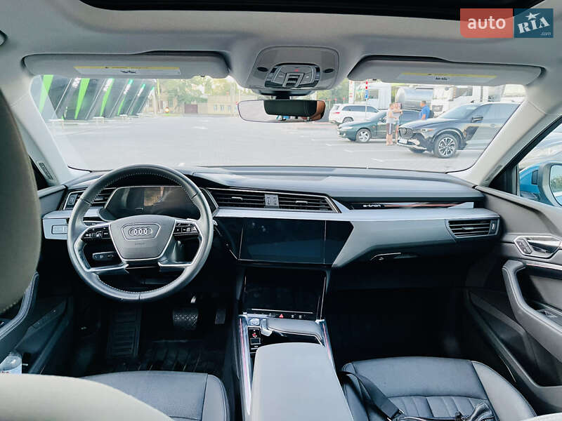 Внедорожник / Кроссовер Audi e-tron 2019 в Одессе фото 14 Внедорожник / Кроссовер Audi e-tron 2019 в Одессе