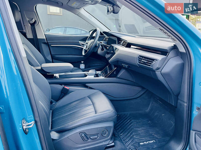 Внедорожник / Кроссовер Audi e-tron 2019 в Одессе фото 20 Внедорожник / Кроссовер Audi e-tron 2019 в Одессе