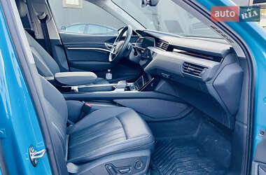 Внедорожник / Кроссовер Audi e-tron 2019 в 