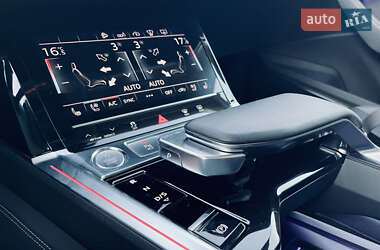 Внедорожник / Кроссовер Audi e-tron 2019 в 