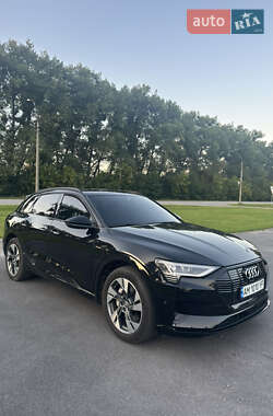 Внедорожник / Кроссовер Audi e-tron 2019 в 