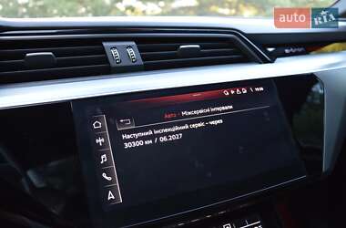 Внедорожник / Кроссовер Audi e-tron 2020 в 