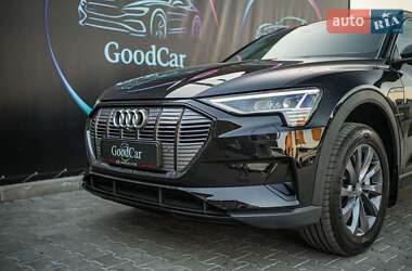 Внедорожник / Кроссовер Audi e-tron 2019 в 