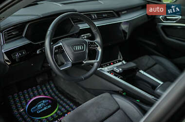 Внедорожник / Кроссовер Audi e-tron 2019 в 