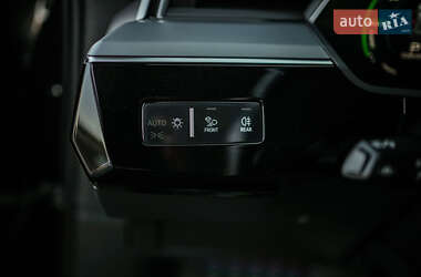 Внедорожник / Кроссовер Audi e-tron 2019 в 