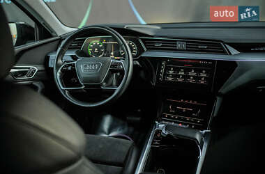 Внедорожник / Кроссовер Audi e-tron 2019 в 