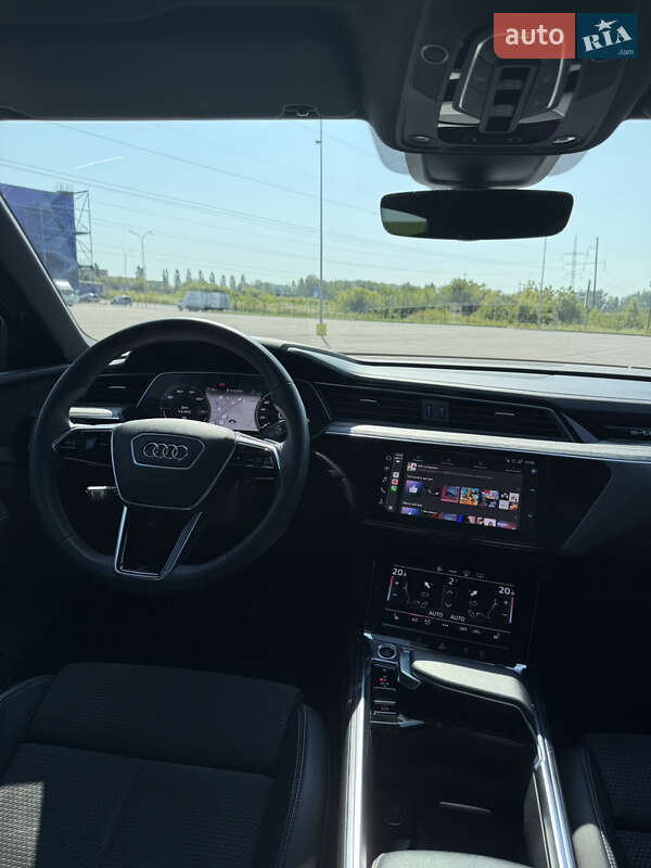 Внедорожник / Кроссовер Audi e-tron 2021 в Ровно