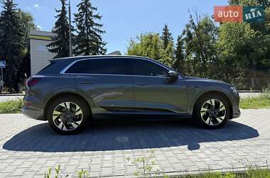 Внедорожник / Кроссовер Audi e-tron 2021 в 