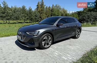 Внедорожник / Кроссовер Audi e-tron 2021 в 