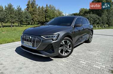 Внедорожник / Кроссовер Audi e-tron 2021 в 