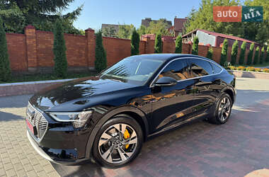 Внедорожник / Кроссовер Audi e-tron 2023 в 