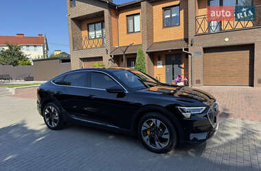 Внедорожник / Кроссовер Audi e-tron 2023 в 