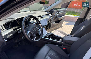 Внедорожник / Кроссовер Audi e-tron 2023 в 