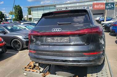 Внедорожник / Кроссовер Audi e-tron 2019 в 