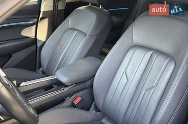 Внедорожник / Кроссовер Audi e-tron 2019 в 