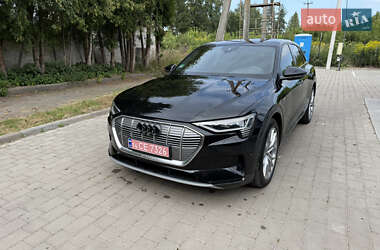 Внедорожник / Кроссовер Audi e-tron 2019 в 