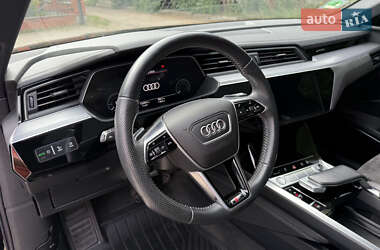 Внедорожник / Кроссовер Audi e-tron 2019 в 