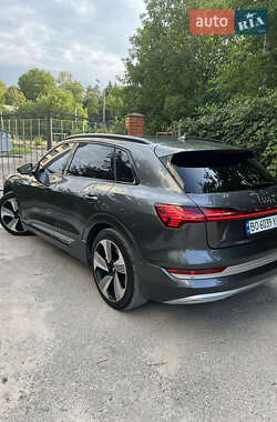 Внедорожник / Кроссовер Audi e-tron 2019 в 
