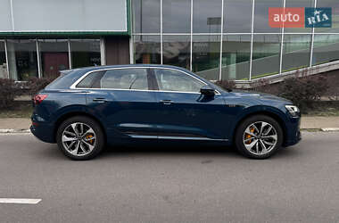 Внедорожник / Кроссовер Audi e-tron 2019 в 