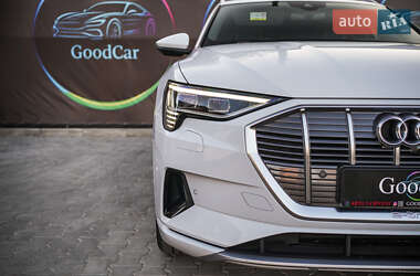 Внедорожник / Кроссовер Audi e-tron 2020 в 