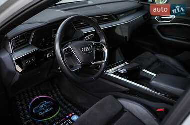 Внедорожник / Кроссовер Audi e-tron 2020 в 