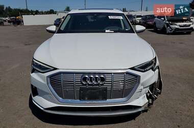 Внедорожник / Кроссовер Audi e-tron 2019 в 