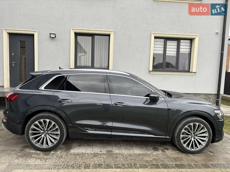 Внедорожник / Кроссовер Audi e-tron 2019 в Львове