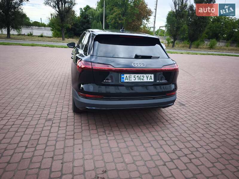 Внедорожник / Кроссовер Audi e-tron 2019 в Каменском