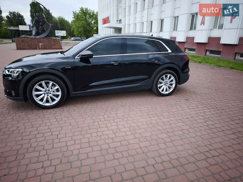 Внедорожник / Кроссовер Audi e-tron 2019 в Каменском