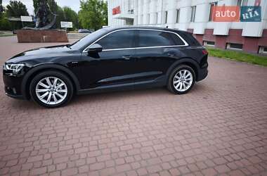 Внедорожник / Кроссовер Audi e-tron 2019 в 