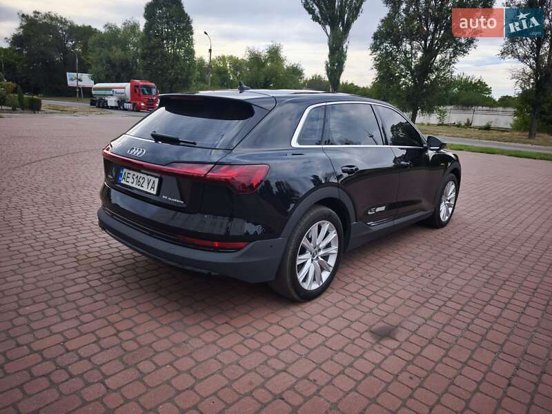 Внедорожник / Кроссовер Audi e-tron 2019 в Каменском