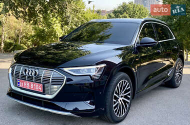 Внедорожник / Кроссовер Audi e-tron 2019 в 