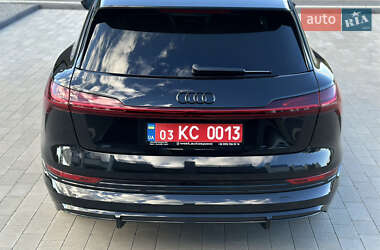 Внедорожник / Кроссовер Audi e-tron 2022 в 