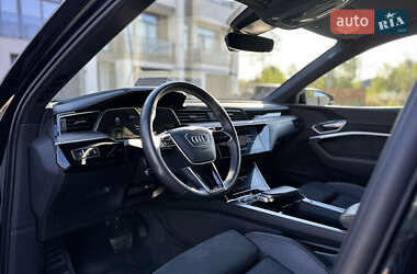 Внедорожник / Кроссовер Audi e-tron 2022 в 