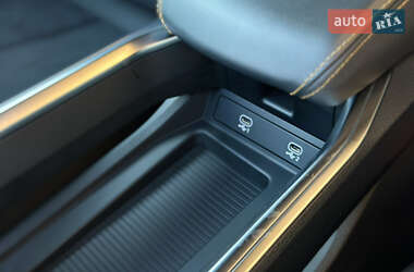 Внедорожник / Кроссовер Audi e-tron 2022 в 