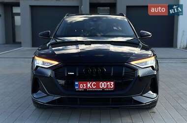 Внедорожник / Кроссовер Audi e-tron 2022 в 