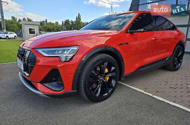Внедорожник / Кроссовер Audi e-tron 2020 в 