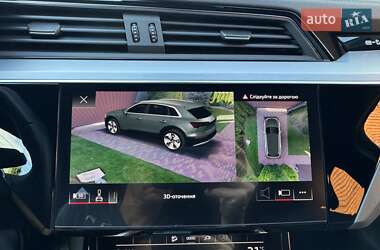Внедорожник / Кроссовер Audi e-tron 2022 в 