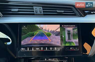Внедорожник / Кроссовер Audi e-tron 2022 в 