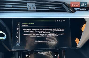 Внедорожник / Кроссовер Audi e-tron 2022 в 
