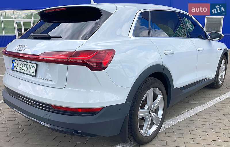 Внедорожник / Кроссовер Audi e-tron 2021 в Киеве