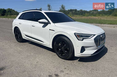 Внедорожник / Кроссовер Audi e-tron 2019 в 