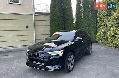 Внедорожник / Кроссовер Audi e-tron 2021 в 