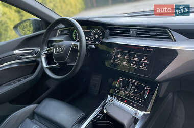 Внедорожник / Кроссовер Audi e-tron 2021 в 