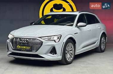 Внедорожник / Кроссовер Audi e-tron 2022 в 