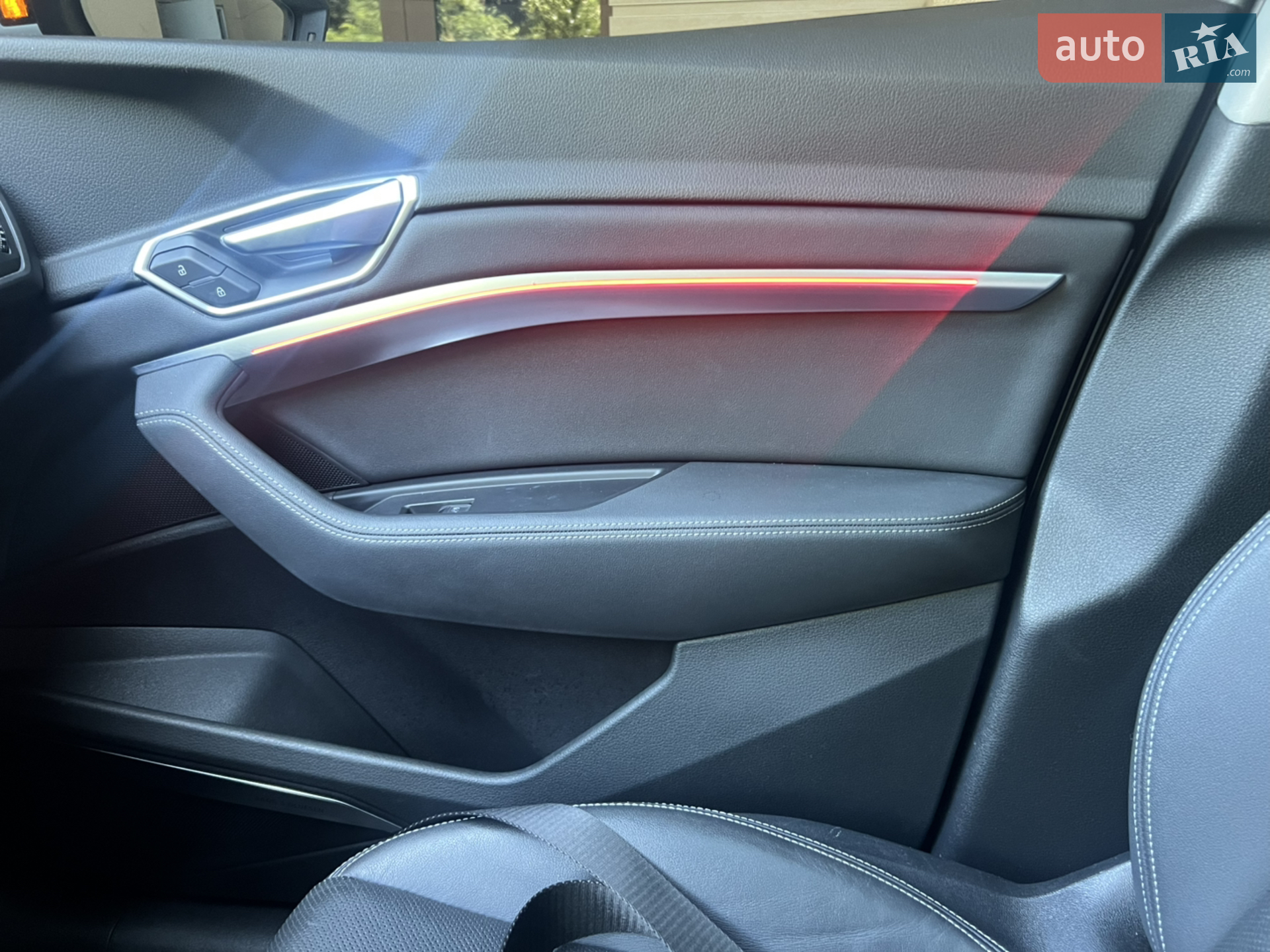 2019 Audi e-tron - мініатюра 9